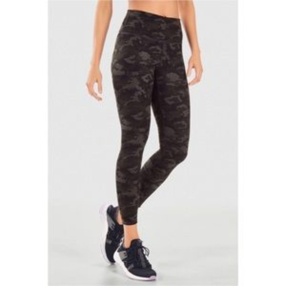 NWOT Fabletics green black grey camo legging